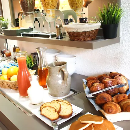 Design & Restaurant מלון