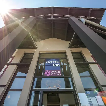 瑞思妥诺沙朗设计酒店 2*